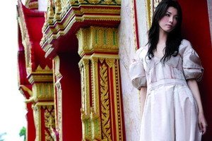 初秋“不露腿”也能穿得美：褲選長、裙及踝，優(yōu)雅得體又應(yīng)季