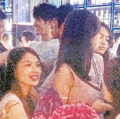 近距離看大白鯊的攻擊：血盆大口令人恐懼