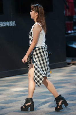 他從小懼怕女人，卻火到讓全韓女生尖叫，崔康熙曾為他淚流滿面