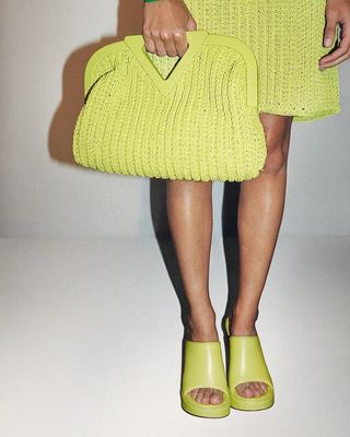 48歲吳奇隆宣布劉詩詩產子喜訊：小朋友來報道 母子平安