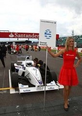 吉利劍指300萬銷量,smart卻調低目標!易寒的“小車救贖”靠譜嗎?